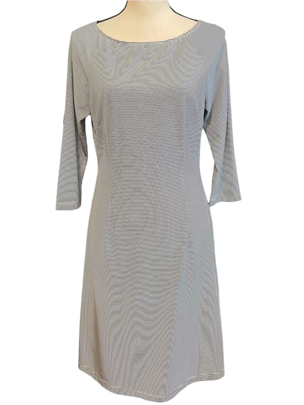 J. McLaughlin Mari Micro-Stripe Easy Wear 3/4 sleeve business casual dress small